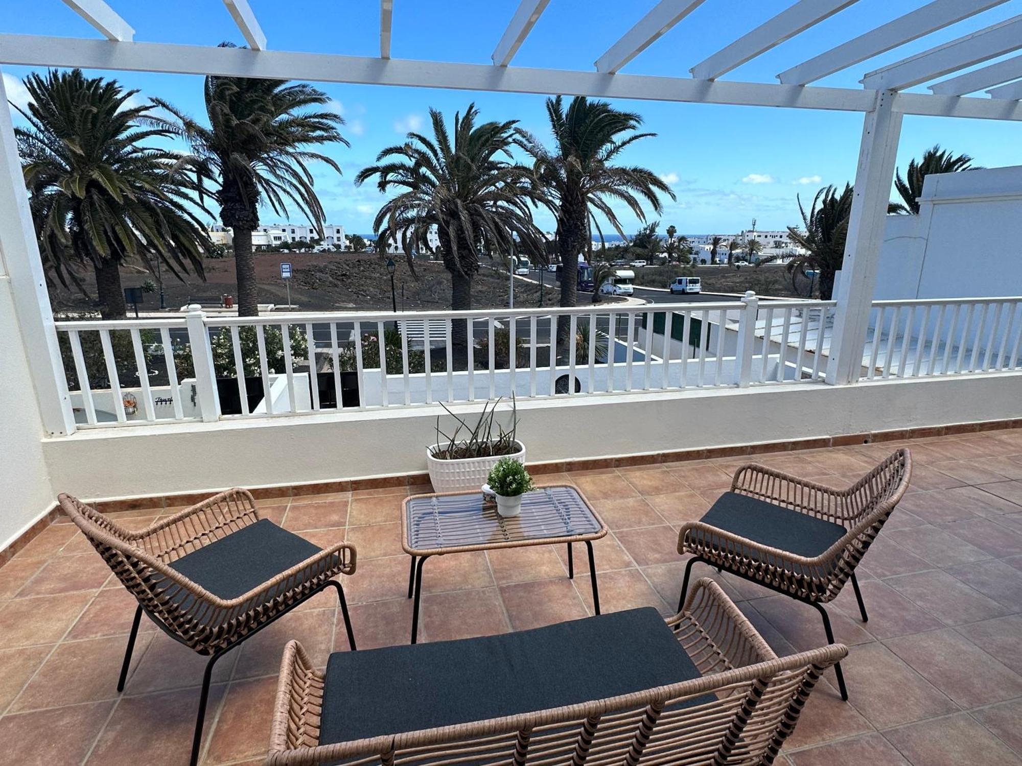 Villa Crotos Costa Teguise Exterior photo